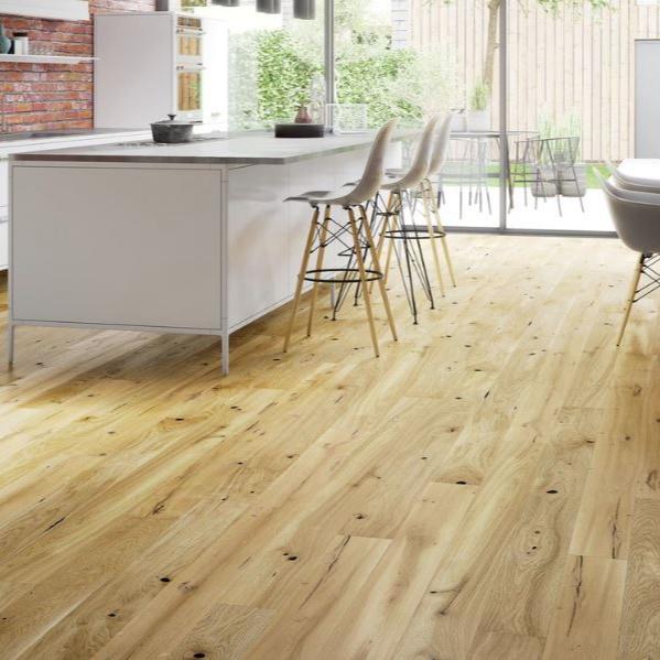 Skye Natural Engineered Wood English Oak: Brushed Matt Lacquered