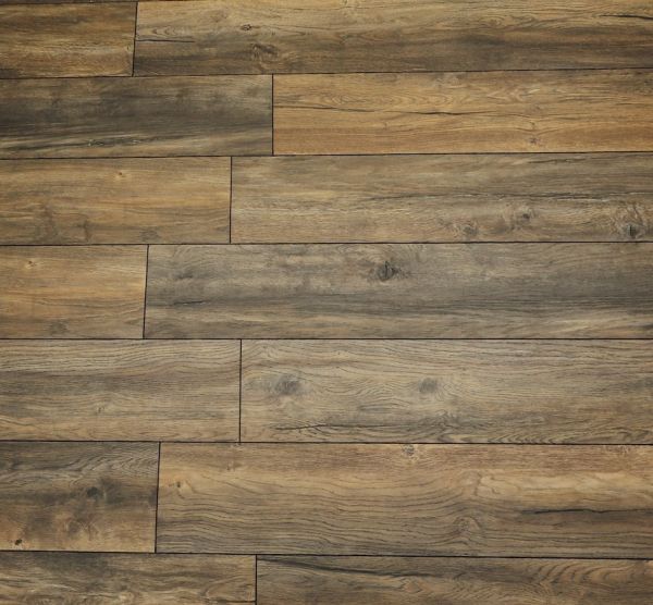 Villa Harbour Oak Natural 12mm Laminate Flooring at £33.53