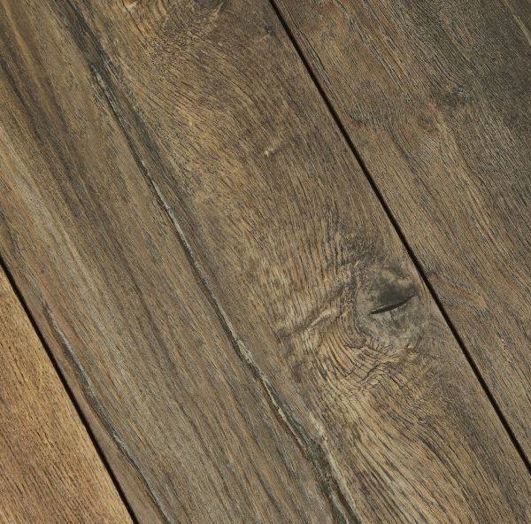 Villa Harbour Oak Natural 12mm Laminate Flooring at £33.53