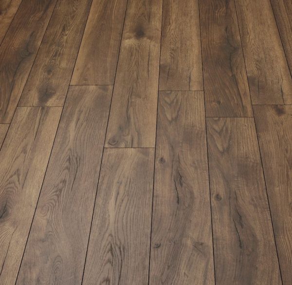 Villa Petterson Oak 12mm Laminate Flooring at £33.53