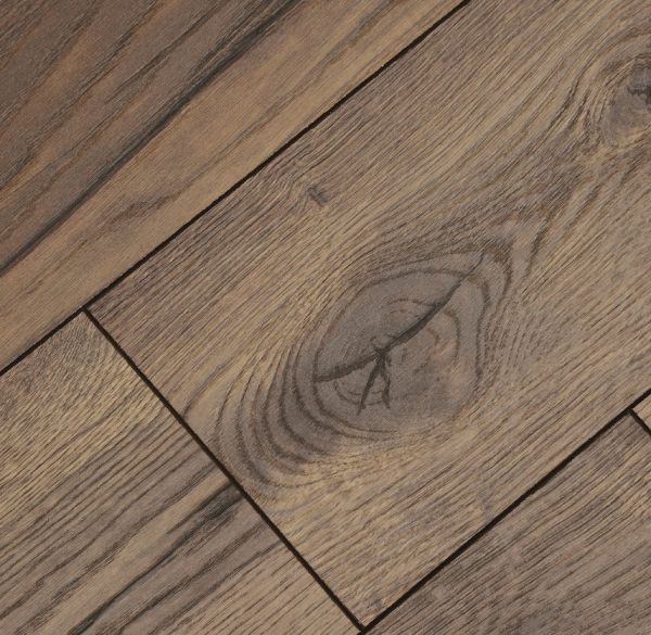 Villa Petterson Oak 12mm Laminate Flooring